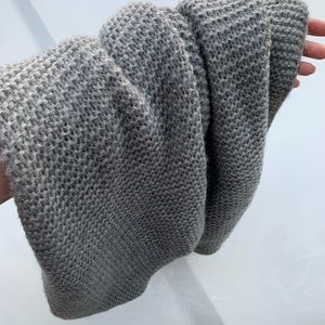gray knit scarf